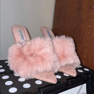BRAND NEW ✨Furry Pink Stiletto
